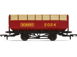 Commemorate your memories of 2024 with the annual Hornby wagon. Smartly liveried in a bold maroon, the wagon also features the iconic Hornby logo well-known in Britain and around the world. This year, the annual Hornby wagon is in the form of a Coke Hopper wagon.