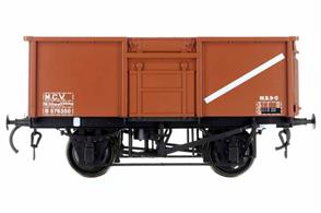 Dapol O Gauge model of British Railways diagram 1/108 16 ton welded steel body mineral wagon B576350. This is a rebodied vacuum braked wagon with a solid top rail and no top flap doors finished in goods brown livery with 1970s TOPS lettering coded MCV as a vacuum brake fitted wagon.