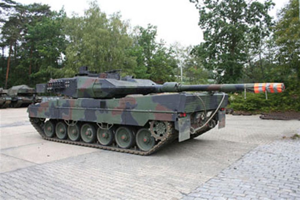 Revell 1/72 03180 Leopard 2 A6M Modern Tank Kit