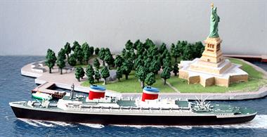 A 1/1250 scale second-hand model of SS United States of 1952 by Mercator M906. This model is in excellent condition and the plastic masts and derricks are original. See photograph.