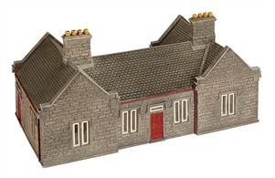 Scenecraft 42-063 N Gauge Stone Station Building - Midland StyleA substantial station building modelled in the Midland Railway house style, with central booking hall and short canopy on the platform side of the building.Ready painted resin building