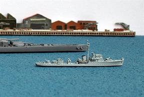 New for 2012! At last, a Mark 1 Hunt class escort destroyer from Neptun. These ships were designed to carry 8 main guns but Atherstone capsized whilst fitting out, so B-turret was removed from them all, as modelled here