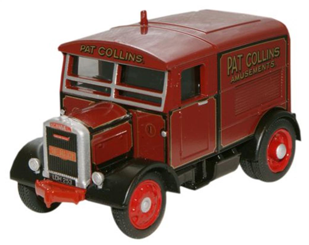Oxford Diecast 1/76 76SST002 Pat Collins The Major Scammell Showtractor