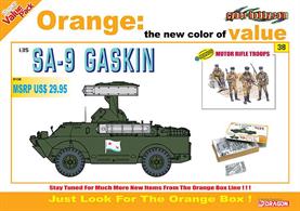 Dragon (Plastics) Orange Box 9138 1/35 Scale Soviet 9K31 Strela-1 short-range SAM system (Gaskin).The kit includes a set of identically scaled Soviet Motor Rifle Troops. Full instructions are included with the model.Glue and paints are required to assemble and complete the model (not included)