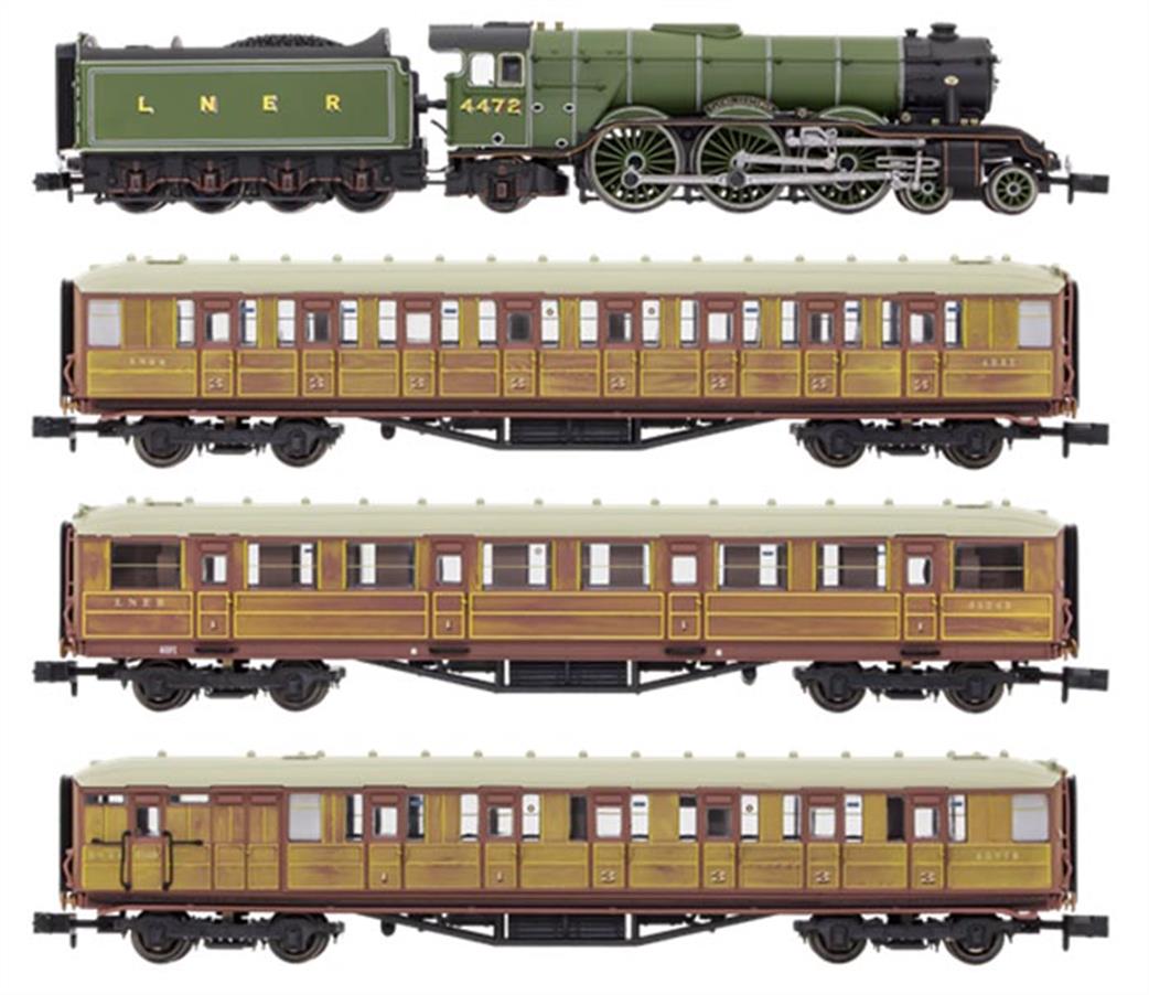 Dapol N 2S-011-010 LNER Flying Scotsman Train Pack 4472 Flying Scotsman Apple Green 4 Gresley Coaches Teak