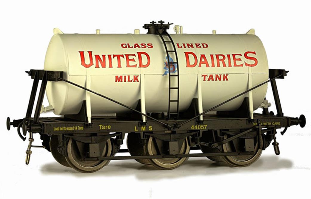 Dapol O Gauge 7F-031-006 United Dairies 6 Wheel Milk Tank 44018