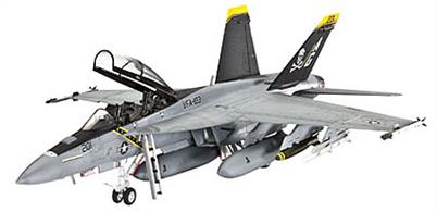 Revell 1/72 F/A-18E Super Hornet Twinseater 04864Glue and paints are required