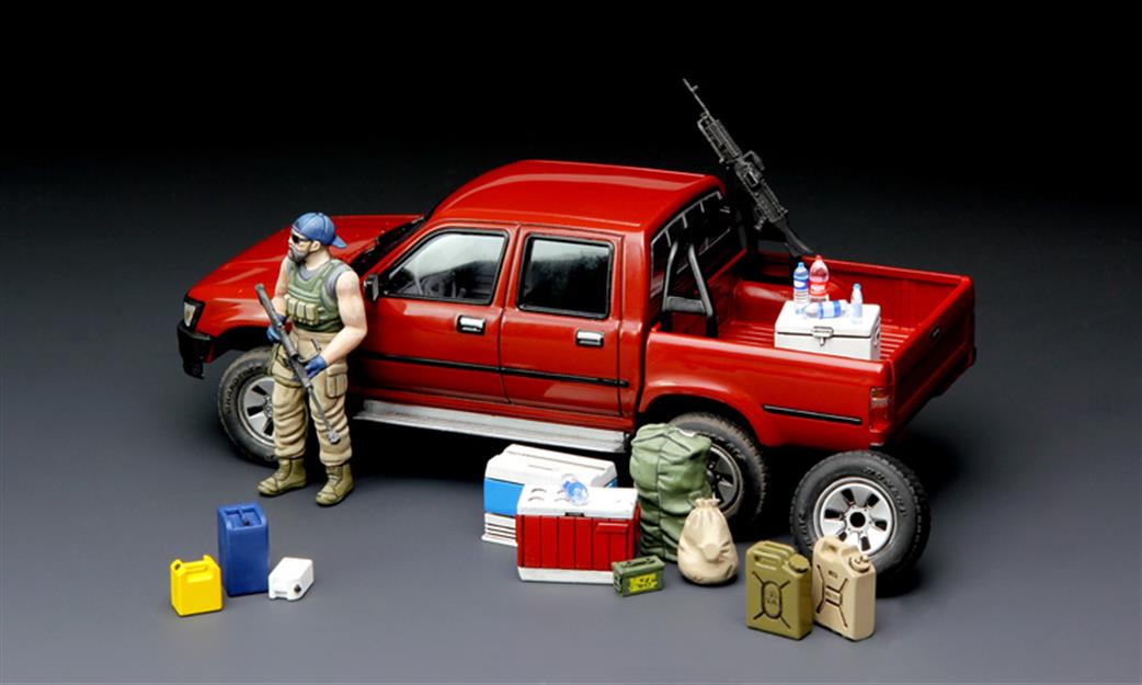 Meng 1/35 VS-002 Dual Cab Toyota Hi-Lux Pick up with Equipment