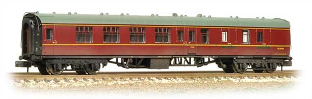 Bachmann Graham Farish are introducing newly tooled models of the BR Mk1, bringing these stalwart coaches up to current standards. This model of the second class side corridorï coach&nbsp;painted in the later standard maroon livery.Era 5