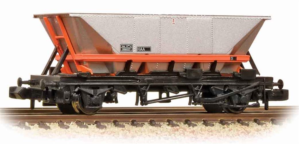 Graham Farish N 373-903 BR 46tonne glw HAA MGR Hopper Railfreight Red