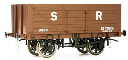Nicely detailed model of the 1923 design 8-plank height 12-ton coal and mineral wagons with fixed ends.Model finished in Southern Railway goods brown livery.