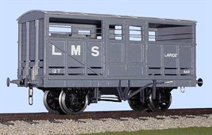 Slaters 7023 0 Gauge LMS Cattle Wagon KitSupplied with metal wheels, 3 link couplings and sprung buffers.