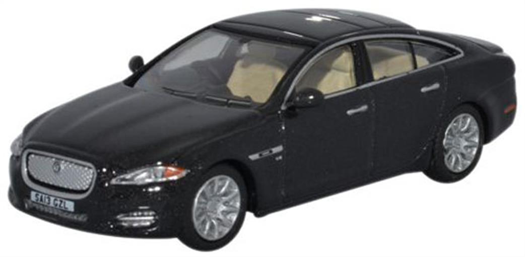 Oxford Diecast 1/76 76XJ001 Jaguar XJ Saloon Diecast Model in Stratus Grey