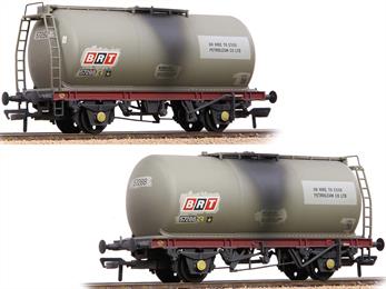 A detailed model of the 45-tonne GLW 2 axle / 4 wheeled oil tank wagon finished in grey livery with Esso markings