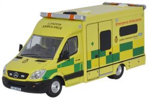 Oxford Diecast 1/76 Mercedes Ambulance London 76MA002