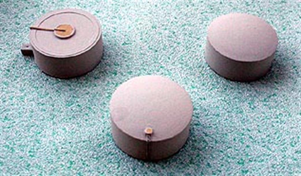 Coastlines 1/1250 CL-TA01 LNG/large oil tanks (grey)
