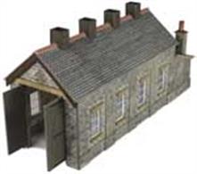 Stations on branchlines and cross-country routes required only a small engine shed to house the branch or pick-up goods locomotive. This pre-cut printed card kit is ideal to fill this role.Metcalfe stone single track engine shed kit footprint 130 x 47mm.