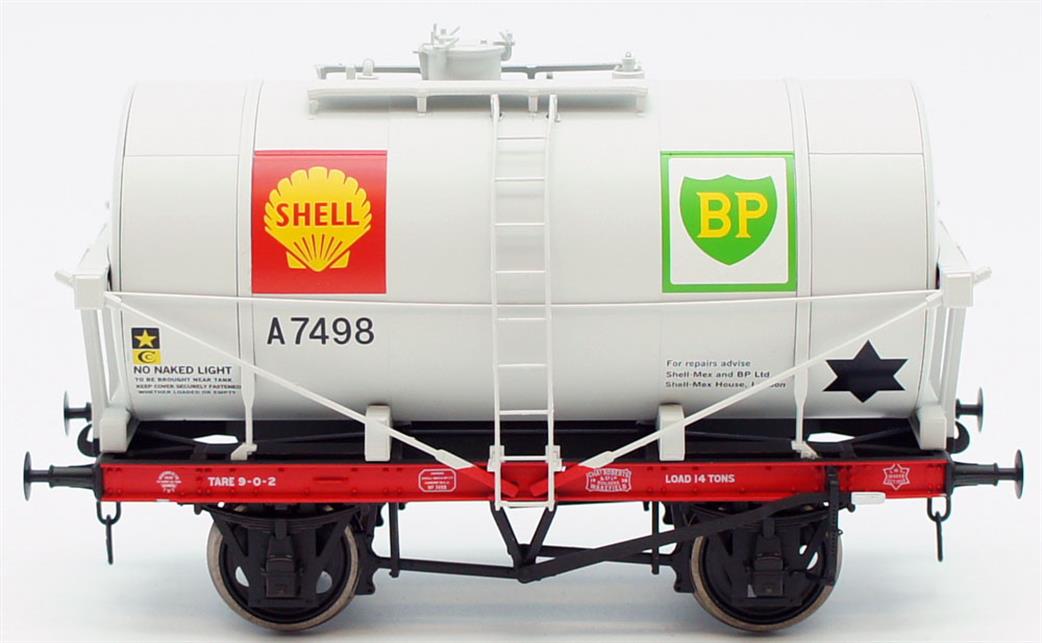 Dapol 7F-058-002 Shell / BP 14-Ton Class A Oil Tank Wagon Silver Grey A7498 O Gauge