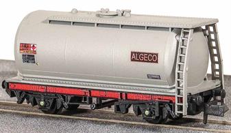 Model of Algeco oil tank wagon 49071 in light grey livery with red solebars