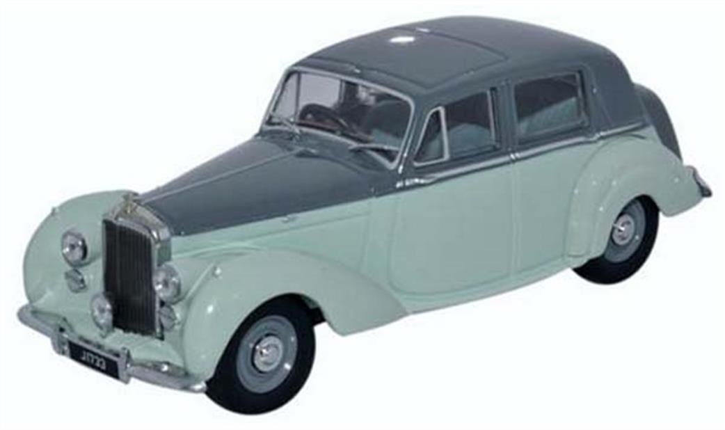 Oxford Diecast 1/43 BN6005 Bentley MkVI Two Tone Grey in Bergerac