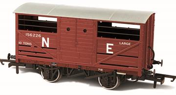 Oxford Rail OR76CAT002B OO Gauge LNER Cattle Wagon Bauxite Finish Lettered NEA detailed model of the LNER design cattle wagon painted in LNER goods bauxite brown livery.The LNER was slow to adopt steel underframe, so while the design of the cattle wagon followed the style used by the other four major railway companies the LNER examples continued to use wood underframes. This model reflects these details, along with the solid three-part doors with hand access holes, producing an accurate OO gauge replica of the LNER cattle wagon for the first time.