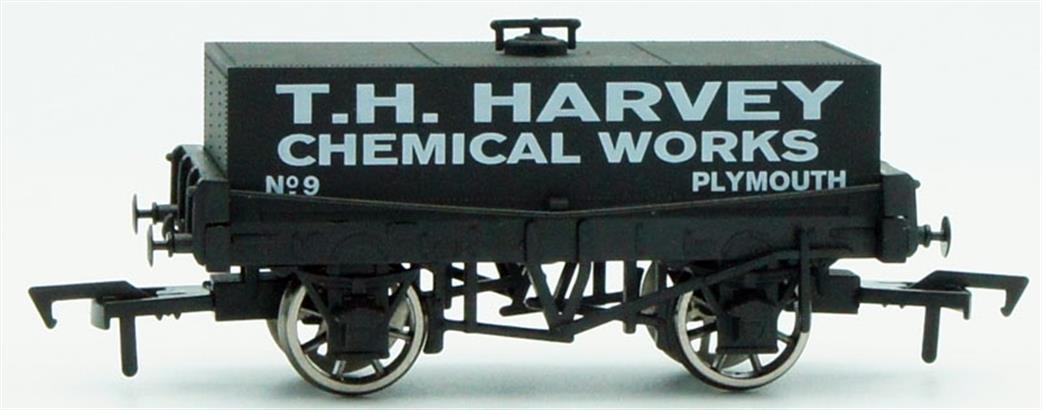 Dapol OO 4F-032-018 T H Harvey 9 Chemical Works Plymouth Rectangular Tank Wagon Weathered