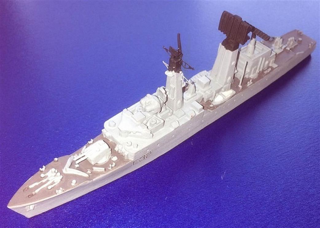 MT Miniatures MTM042 HMS Salisbury RN Type 61 Cathedral Class Aircraft Direction Frigate Kit 1/700