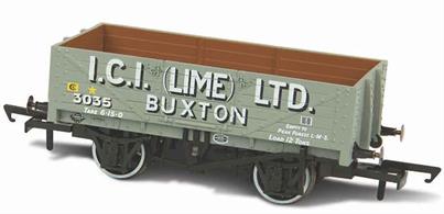 Oxford Rail model of a 5 plank open limestone wagon operated by the ICI Lime division based at Buxton.