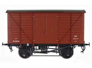 British Railways standard design of box van could be built in several forms, the standard ventilated vans could have planked of plywood sheathing fitted to the standard side framework. Separate diagram numbers were issued to try to identify which construction method was used, diagram book one having page 208 allocated for planked vans and 218 for plywood sided vans.This model replicates the planked side version with three-section corrugated ends
