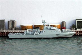 Albatros Alk325'A 1/1250 scale waterline metal model of HMS Forth, the first of the much modified Batch 2 River-class to enter service with the Royal Navy,See also HMS Medway and HMS Trent.