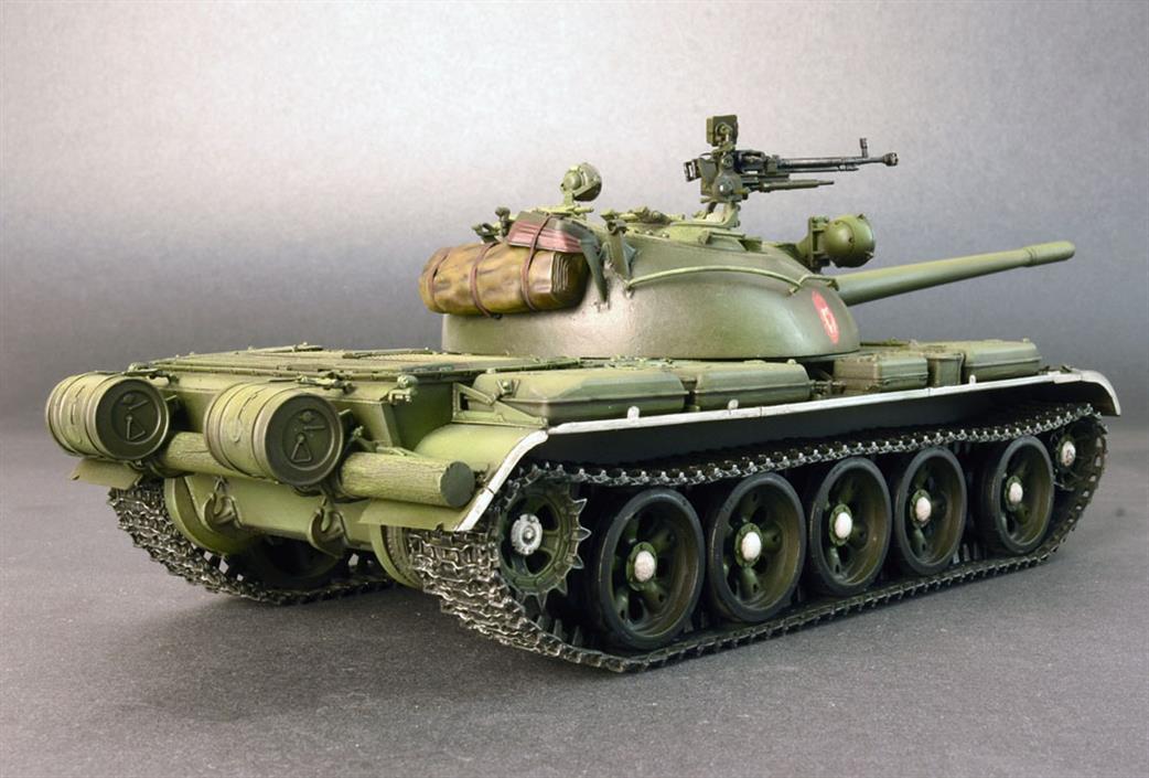 MiniArt 1/35 37019 T-54-B Russian Medium Tank Kit