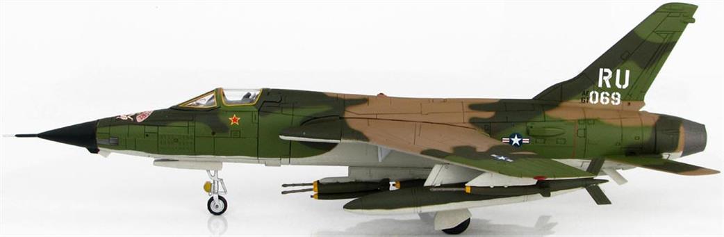 Hobby Master 1/72 HA2515 F-105D Thunderchief Cherry Girl61-0069 Vietnam War 1967
