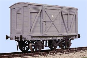 Plastic model kit of the 8-ton Midland Railway fruit van version based on the smaller covered box van.One of the classic Slaters MR kits of the fruit van version of the outside braced covered box van, featuring side and end ventilation louvres.Supplied with metal wheels, 3 link couplings and sprung buffers