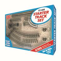 Like the Peco OO/HO and N gauge sets, the basis of the pack is to enable a simple oval, with two sidings, to be created. Ideal for the novice modeller just looking for an easy way to begin, or for someone looking to quickly set up a table-top display.