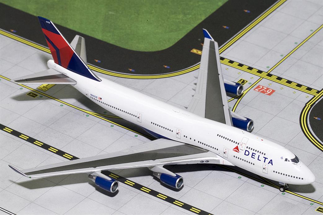 Gemini Jets 1/400 GJDAL1640 Delta Boeing B747-400 Final Flight N662US Airliner Model