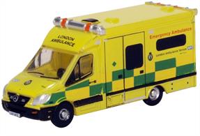 Oxford Diecast 1/148 Mercedes Ambulance London NMA002