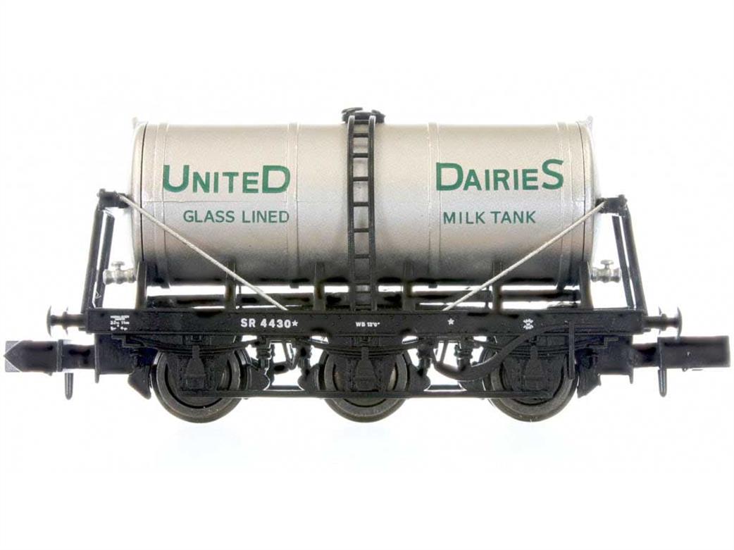 Dapol N 2F-031-023 United Dairies 6-wheel Milk Tank Wagon No.4430 with Green Lettering