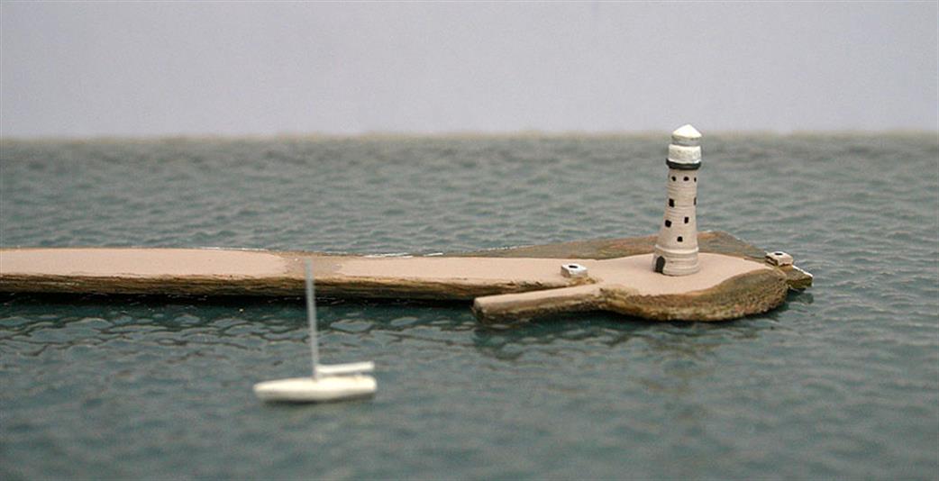 Coastlines CL-L27 Plymouth Breakwater Lighthouse tower and lantern 1/1250