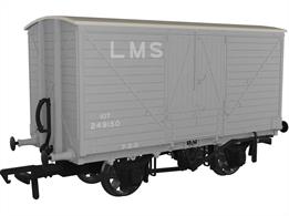 A highly detailed model of the LNWR D88 design covered box van finished in LMS grey livery as wagon number 249150 with pre-1936 lettering.Detail featuresIncurved headstocks, Wooden roof, 3-bolt buffers, Vertically-planked doors, Bulbous axleboxes, Split-spoke wheels, Through vacuum train brake pipe.