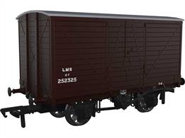 A highly detailed model of the LNWR D88 design covered box van finished as wagon number 252325 in LMS dark bauxite brown livery with small size post-1936 lettering.Detail featuresSquare headstocks, Wooden roof, 2-rib buffers, Horizontally-planked doors, Bulbous axleboxes, Split-spoke wheels.
