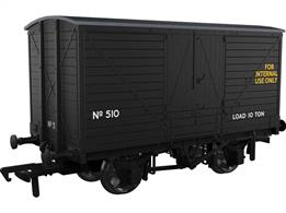A highly detailed model of the LNWR D88 design covered box van finished as Chatham Dockyard internal user van number 510 in black livery.Detail featuresSquare headstocks, Wooden roof, 2-rib buffers, Vertically-planked doors, Flat-fronted axleboxes, Split-spoke wheels