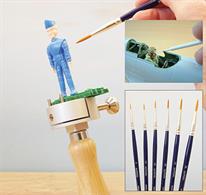 Ultimate figure painting brushg set includes 1 x 79535 Universal Work Holder10 x Micro Detail Brushes6 x High Quality Synthetic Hair Brushes (sizes: 0,1,2,3,4,5)Supplied in a high quality plastic storage case.