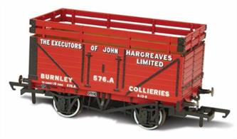 Oxford Rail OR76CK7003 OO Gauge Coke Wagon 7 Plank The Executors of John Hargreaves Limited No.576 with 2 Coke Rails