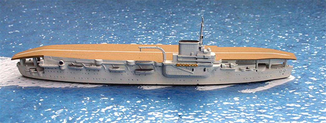 Trident 1/1250 T1100 Bearn the French aircraft carrier on a battleship hull in 1939