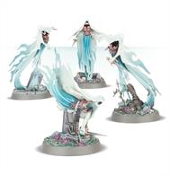 Designed to be as easy as possible to assemble for new hobbyists while being detailed enough for the hardiest veteran to appreciate, this kit assembles 4 Easy To Build Nighthaunt Myrmourn Banshees. Push-fit, with no glue required, this kit is incredibly straightforward to put together and comes on a pre-coloured turquoise plastic sprue. This kit comes as 16 components, and is supplied with 4 32mm sculpted round bases – these depict a sepulchral scene, with bones, broken statues and roses littering the graveyard the Banshees drift above.