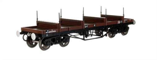 Detailed ready to run model of the BR 30-ton capacity vacuum braked Bogie Bolster E steel carrier wagons built in the early 1960s.This model is finished in BR bauxite livery as wagon 923528 with TOPS wagon type code YRV and S&amp;T markings as a wagon in service with the signal and telegraph engineers.