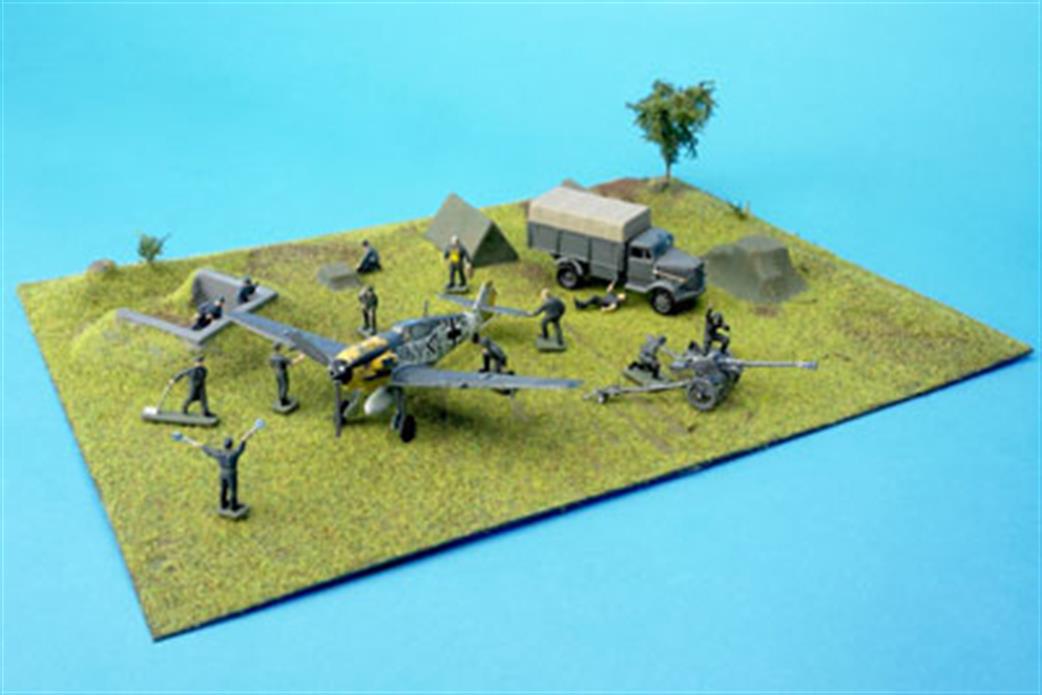 Amera Plastic Mouldings 1/72 S220 Normandy Airfield