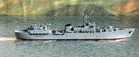 A 1/1250 scale metal waterline model of Gangut, a Borodino-class training ship of 1972 by Spidernavy SN 3-14. The design of the ships of this class was based on a Ugra-class submarine depot ship and all these ships had been withdrawn by 2000 although one continued in service with the Indian Navy until a few years ago.Spidernavy is producing some very nicely detailed models!
