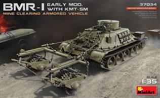 HIGHLY DETAILED MODEL ALL HATCHES CAN BE POSED OPEN OR CLOSED WORKABLE RMSh TRACKS METAL CHAINS INCLUDED PHOTO-ETCHED PARTS INCLUDED CLEAR PARTS INCLUDED DECALS SHEET FOR 5 VARIANTS