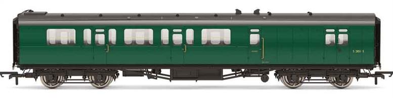 Detailed model of the Bulleid design corridor stock coaches built for the Southern Railway.This model of brake third class coach S2860S is finished in the British railways Southern region green livery.Era 4-5, 1948-1968